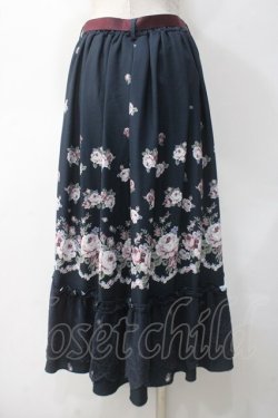 画像2: axes femme / 裾レース使い薔薇柄スカート  紺 Y-25-05-10-151-AX-SK-SZ-ZY