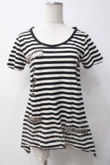 GLAD NEWS / 安ピン付きダメージカットソー  白黒 Y-25-05-14-054-GL-TO-SZ-ZY