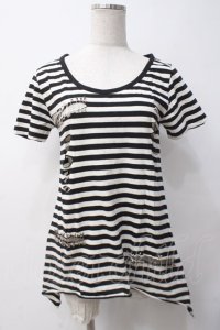 GLAD NEWS / 安ピン付きダメージカットソー  白黒 Y-25-05-14-054-GL-TO-SZ-ZY