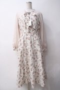 axes femme POETIQUE / フラワーシフォンワンピース  オフｘピンク Y-25-05-14-081-AX-OP-AS-ZY