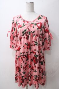 MILK / Fruites a la modeサテンドレス  ピーチピンク×フルーツ Y-25-05-14-107-ML-OP-SZ-ZI