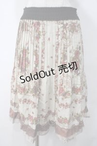 axes femme / スカーフ柄プリーツスカート M ベージュ Y-25-05-14-126-AX-SK-SZ-ZI