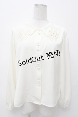 画像1: F i.n.t / ミニブーケ刺繍カットワーク衿ブラウス F アイボリー Y-25-05-14-021-CA-BL-SZ-ZY