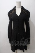 Ozz oneste / レースアップ刺繍ワンピース  黒 Y-25-05-19-068-OO-OP-SZ-ZY
