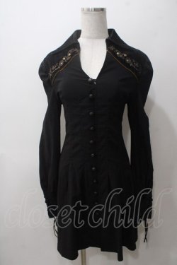 画像1: Ozz oneste / レースアップ刺繍ワンピース  黒 Y-25-05-19-068-OO-OP-SZ-ZY