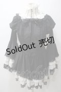 MARBLE / アーチブレード切り替え立ち衿クラシックワンピース  黒 Y-25-05-19-120-GO-OP-SZ-ZY