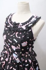 画像3: Angelic Pretty / ドリーミィドールハウスラウンドジャンパースカート  黒 Y-25-05-19-125-AP-OP-SZ-ZY (3)