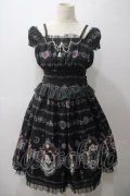 ALICE and the PIRATES / Mistical brilliance Jewelry〜秘められた宝石の行方〜柄ジャンパースカートI  黒 Y-25-05-19-129-PA-OP-SZ-ZY