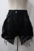 Ozz oneste / 燕尾オーバースカート付きショートパンツ  黒 Y-25-05-19-163-OO-PA-SZ-ZY