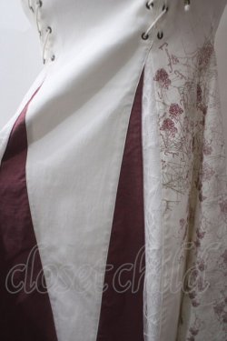 画像4: Ozz oneste / 編み上げ刺繍入りマーメイドスカート  白 Y-25-05-19-165-OO-SK-SZ-ZY