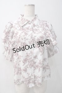 axes femme / タイ付トワルドジュイ風柄ブラウス  茶×白 Y-25-05-22-048-AX-BL-SZ-ZI