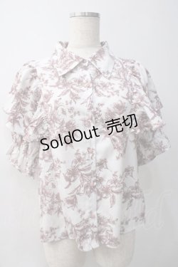 画像1: axes femme / タイ付トワルドジュイ風柄ブラウス  茶×白 Y-25-05-22-048-AX-BL-SZ-ZI