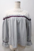 axes femme / レース切替レジメカットプルオーバー  グレー Y-25-05-22-061-AX-TO-SZ-ZY