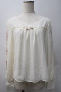 axes femme POETIQUE / 袖フラワーptシフォントップス M 生成り Y-25-05-22-073-AX-TO-SZ-ZY