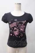 Angelic Pretty / はにかみベアープリントTシャツ  黒 Y-25-05-22-113-AP-TO-SZ-ZY