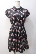 Rose Marie seoir / shirringワンピース  ネコバレエ柄黒 Y-25-05-22-129-EL-OP-SZ-ZY