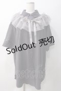 axes femme / チュールフリルカラー付きシャツ  グレー Y-25-05-22-137-AX-BL-SZ-ZY