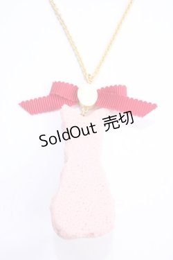 画像2: Q-pot. / ストロベリーミルクティなうさぎクッキーネックレス  ストロベリーミルク Y-25-05-25-006-QP-AC-SZ-ZY