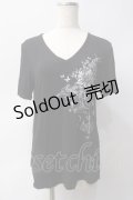 Sixh / プリントVネックカットソー  黒 Y-25-06-01-066-HN-TO-SZ-ZY
