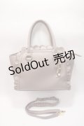 axes femme / チャーム付きフリルバッグ  グレージュ Y-25-06-01-036-AX-BG-SZ-ZT-K023
