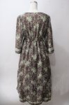 画像2: axes femme / ウォールオーナメント柄ワンピース  ブラウン Y-25-06-03-089-AX-OP-SZ-ZT475 (2)