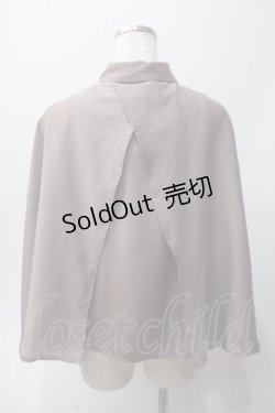 画像2: axes femme POETIQUE / ケープデザインブラウス  チャコール Y-25-06-03-028-AX-BL-SZ-ZY