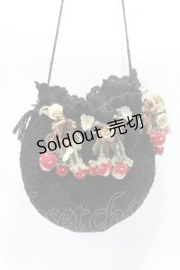 WONDERFUL WORLD / いちごモチーフ付きポシェット  黒 Y-25-06-06-030-LO-BG-SZ-ZY