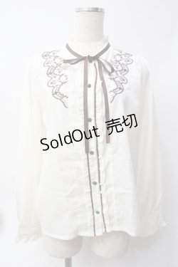 画像1: axes femme / 刺繍入スタンドカラーブラウス  生成り Y-25-06-09-064-AX-BL-SZ-ZI