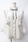 axes femme POETIQUE / ドット配色リボンフリルブラウス  白 Y-25-06-09-069-AX-BL-SZ-ZY
