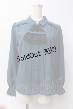 画像1: axes femme / カメオ×ジャボブローチ付ブラウス  グリーン Y-25-06-09-095-AX-BL-SZ-ZY