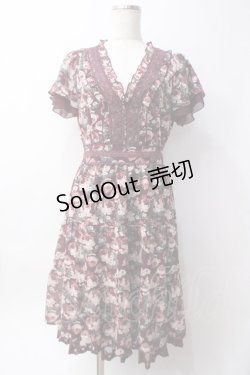 画像1: axes femme / ローズリーフ柄ティアードワンピース  ワイン Y-25-06-09-123-AX-OP-SZ-ZY