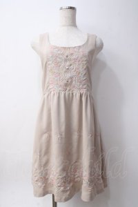 Fi.n.t /スカラップ刺繍ワンピース F ベージュ Y-25-06-09-150-CA-OP-SZ-ZY
