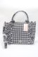 画像1: Maison de FLEUR / 2Way千鳥柄フリルトートバッグ  黒 Y-25-06-09-021-LO-BG-SZ-ZY (1)