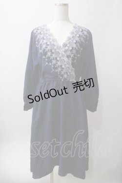 画像1: axes femme / 刺繍入りカシュクールワンピース M 紺 Y-25-06-12-106-AX-OP-SZ-ZY