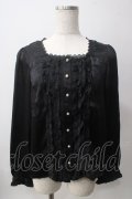axes femme NOSTALGIE / スクエアネックフリルブラウス  黒 Y-25-06-12-020-AX-BL-SZ-ZY