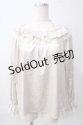 axes femme / ギャザーデザインサテンブラウス  生成り Y-25-06-12-024-AX-BL-SZ-ZY