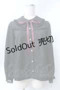 axes femme POETIQUE / レースデザインフリルブラウス  黒 Y-25-06-18-043-AX-BL-SZ-ZY