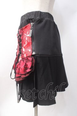 画像2: Qutie Frash / 和柄コルセット風プリーツスカート  黒×赤 Y-25-06-18-091-QU-SK-SZ-ZY