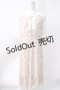 axes femme / チョーカーリボンデザイン花柄ワンピース  ベージュ Y-25-06-20-088-AX-OP-SZ-ZY