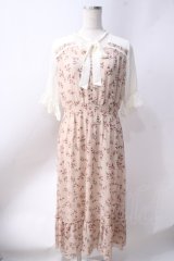 axes femme / チョーカーリボンデザイン花柄ワンピース  ベージュ Y-25-06-20-088-AX-OP-SZ-ZY