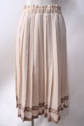 axes femme / サテンプリーツスカート  生成り Y-25-06-20-125-AX-SK-SZ-ZY