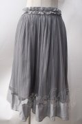 axes femme / チュール重ねプリーツスカート  グレー Y-25-06-20-126-AX-SK-SZ-ZY