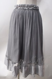 axes femme / チュール重ねプリーツスカート  グレー Y-25-06-20-126-AX-SK-SZ-ZI