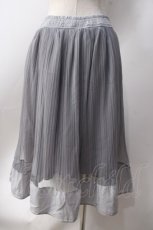 画像2: axes femme / チュール重ねプリーツスカート  グレー Y-25-06-20-126-AX-SK-SZ-ZT425 (2)