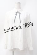 F i.n.t / リボンタイ付きスモールカラーシャツ F オフホワイト×ネイビー Y-25-06-20-013-CA-BL-SZ-ZY