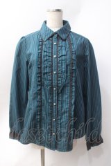 axes femme / 胸元フリルストライプブラウス  グリーン Y-25-06-20-023-AX-BL-SZ-ZY