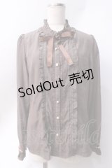 axes femme / プチスタンドフリルブラウス  ブラウン Y-25-06-20-026-AX-BL-SZ-ZI
