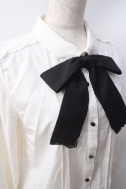 画像4: axes femme / リボンタイ付プチフリルブラウス  白 Y-25-06-20-028-AX-BL-SZ-ZY