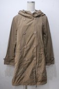 INGEBORG / お花モチーフトレンチコート  ベージュ Y-25-06-24-120-LO-CO-SZ-ZY
