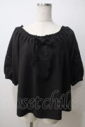 F&A / ローズ刺繍袖トップス F 黒 Y-25-06-26-009-LO-TO-SZ-ZY